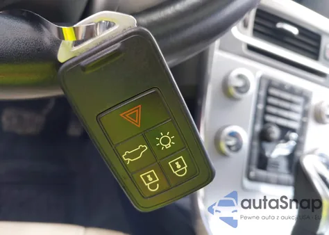 2017 Volvo S60 T5 Dynamic z USA, uszkodzony, nr VIN YV140MTL8H2429055